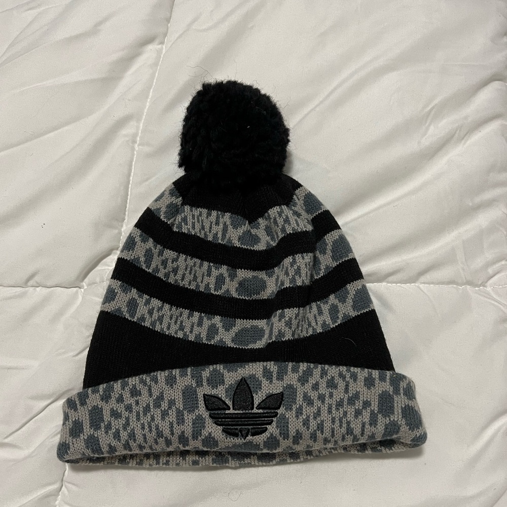 Adidas winter beanie, worn once, perfect condition, super soft